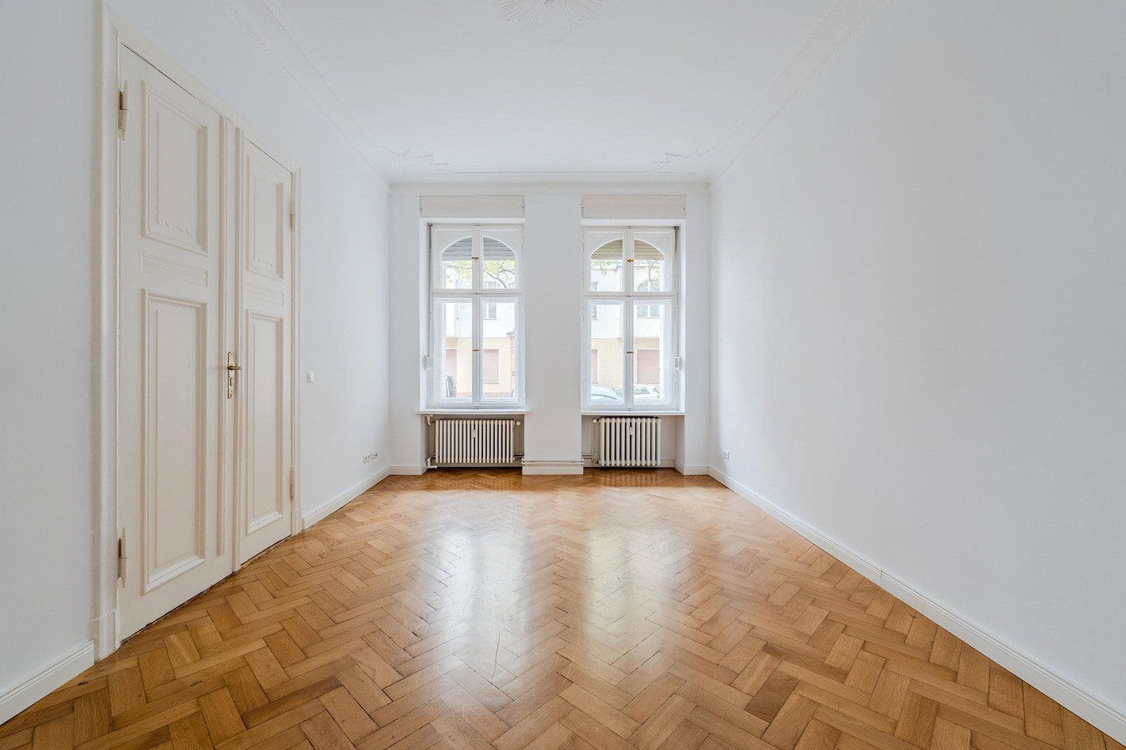 Predaj bytu 4-izbový 118 m², Düsseldorfer Str. 14, Berlin, Berlín Predaj bytu 4-izbový 118 m², Düsseldorfer Str. 14, Berlin, Berlín