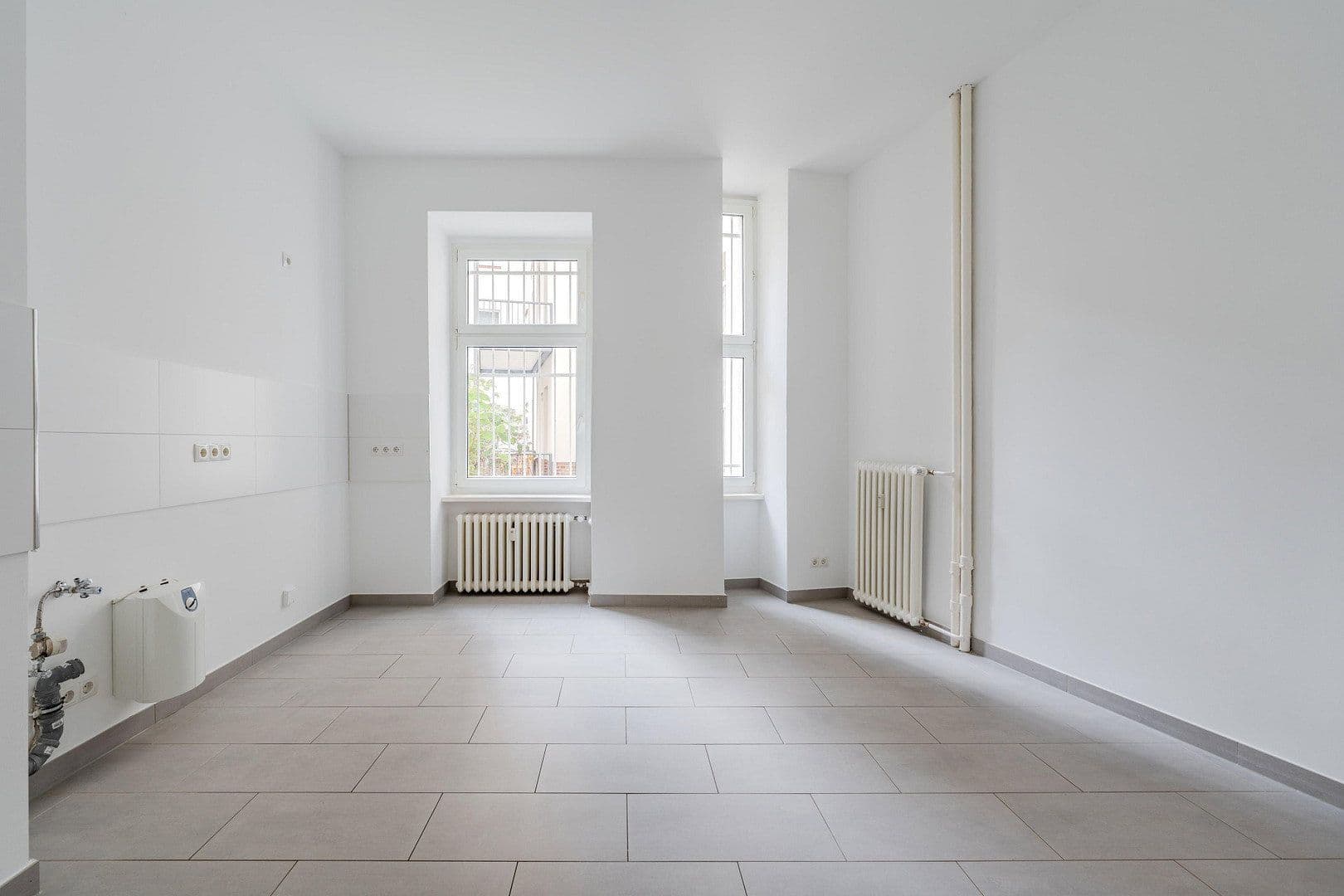 Predaj bytu 4-izbový 118 m², Düsseldorfer Str. 14, Berlin, Berlín Predaj bytu 4-izbový 118 m², Düsseldorfer Str. 14, Berlin, Berlín