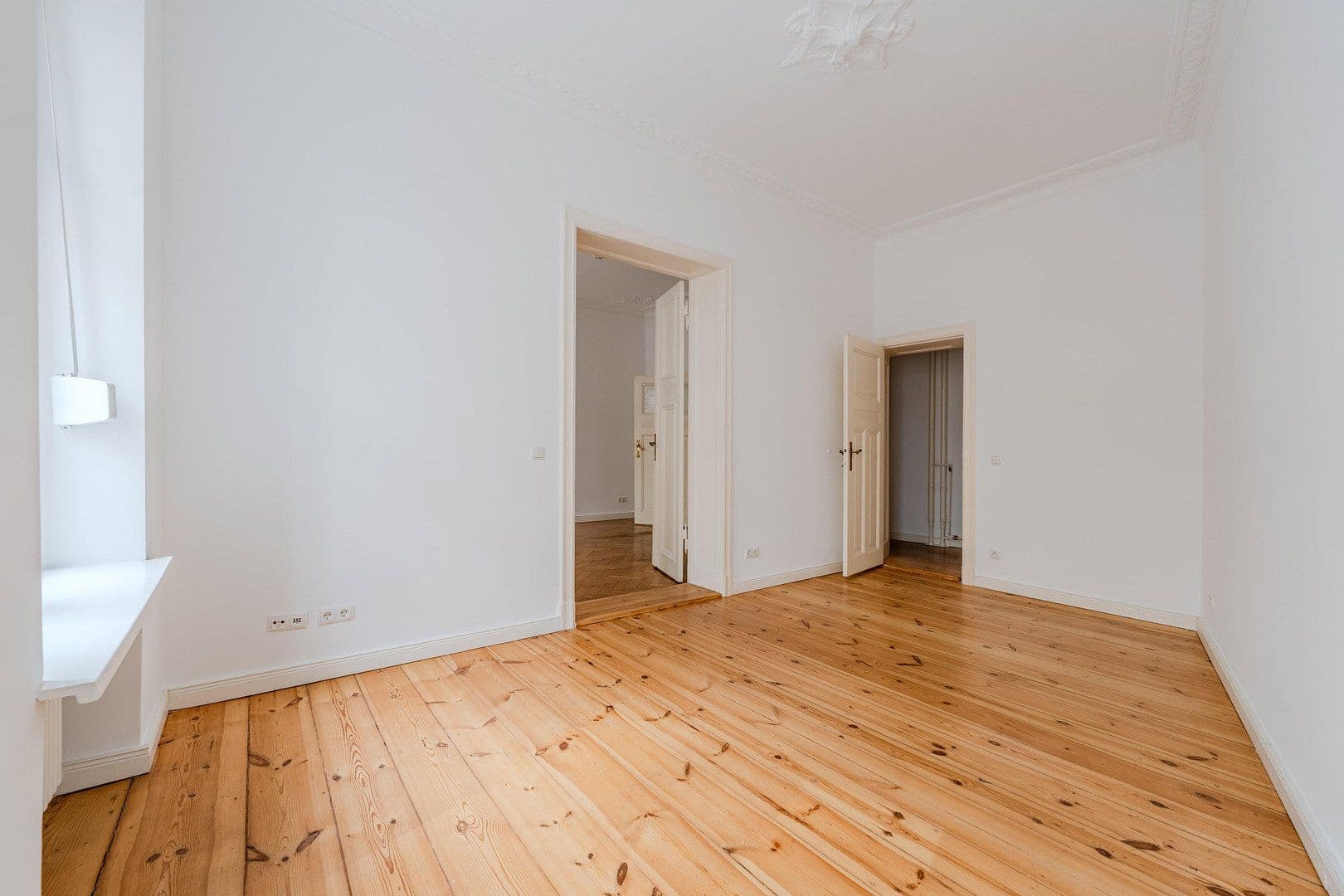 Predaj bytu 4-izbový 118 m², Düsseldorfer Str. 14, Berlin, Berlín Predaj bytu 4-izbový 118 m², Düsseldorfer Str. 14, Berlin, Berlín