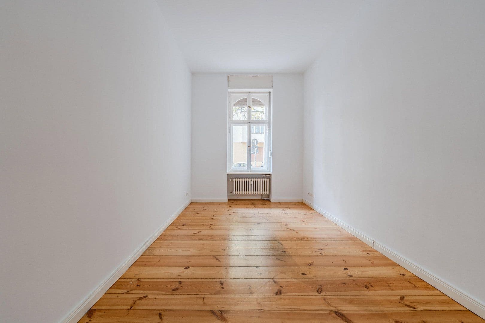 Predaj bytu 4-izbový 118 m², Düsseldorfer Str. 14, Berlin, Berlín Predaj bytu 4-izbový 118 m², Düsseldorfer Str. 14, Berlin, Berlín