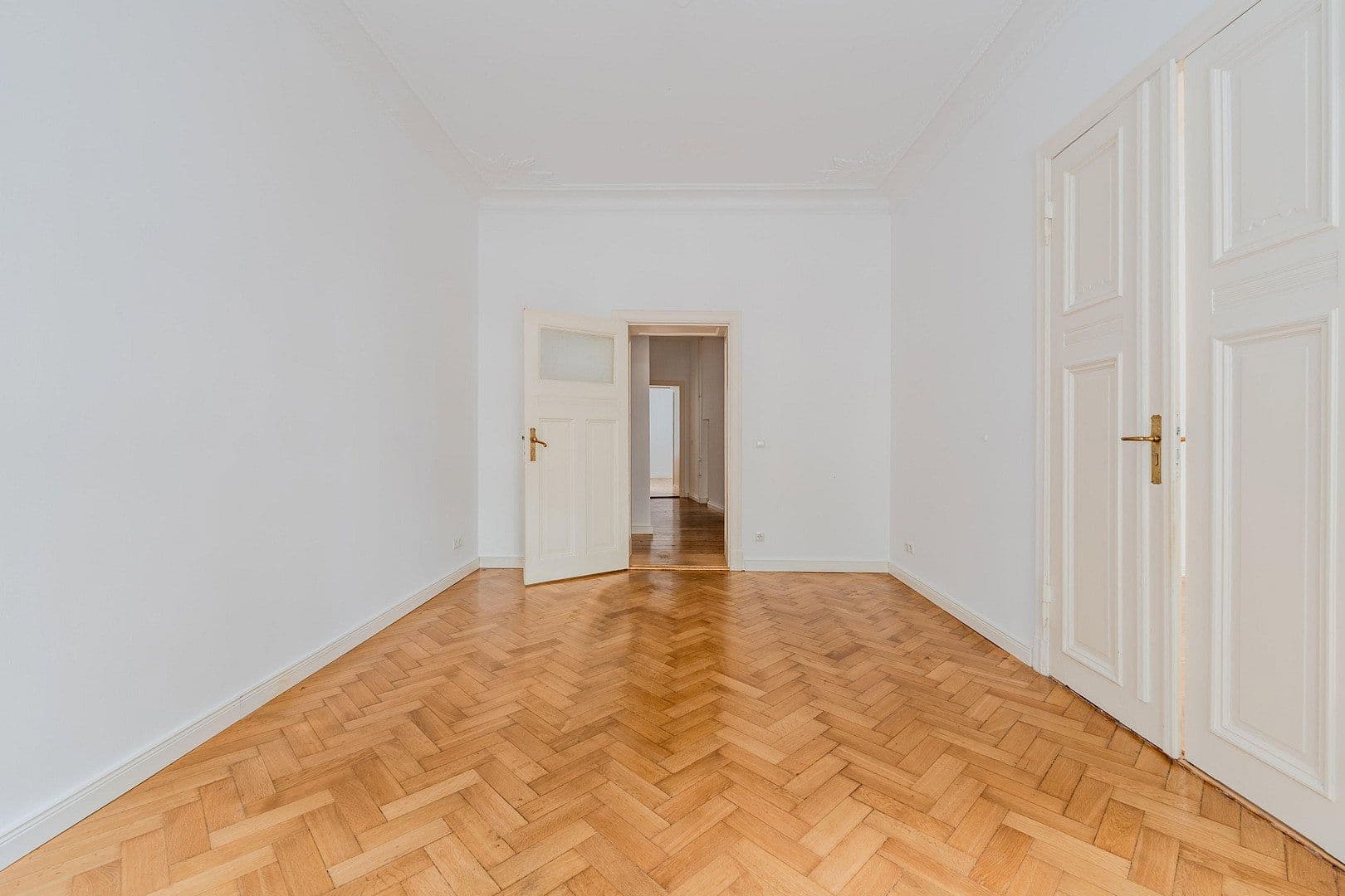Predaj bytu 4-izbový 118 m², Düsseldorfer Str. 14, Berlin, Berlín Predaj bytu 4-izbový 118 m², Düsseldorfer Str. 14, Berlin, Berlín