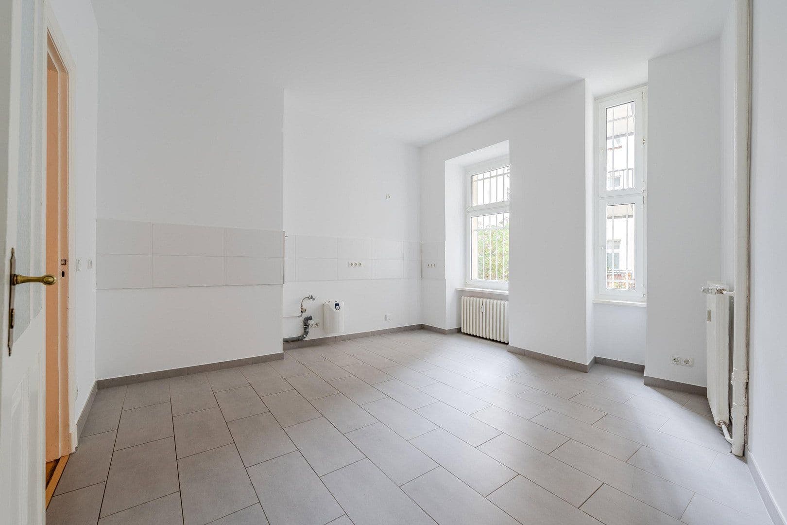 Predaj bytu 4-izbový 118 m², Düsseldorfer Str. 14, Berlin, Berlín Predaj bytu 4-izbový 118 m², Düsseldorfer Str. 14, Berlin, Berlín