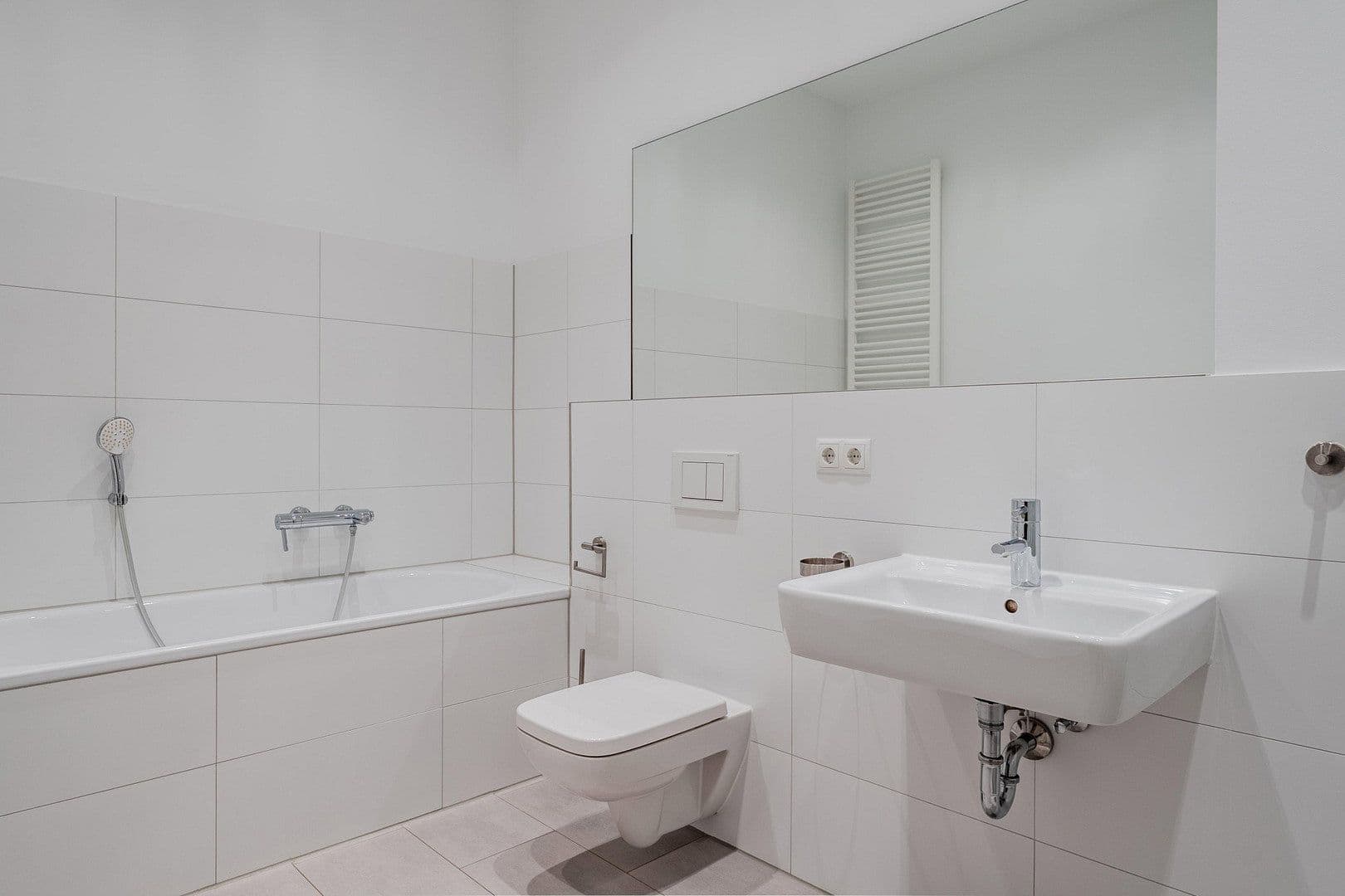 Predaj bytu 4-izbový 118 m², Düsseldorfer Str. 14, Berlin, Berlín Predaj bytu 4-izbový 118 m², Düsseldorfer Str. 14, Berlin, Berlín