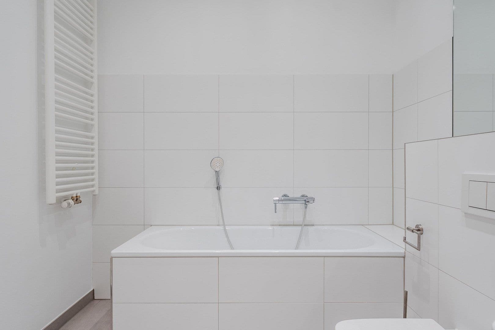 Predaj bytu 4-izbový 118 m², Düsseldorfer Str. 14, Berlin, Berlín Predaj bytu 4-izbový 118 m², Düsseldorfer Str. 14, Berlin, Berlín