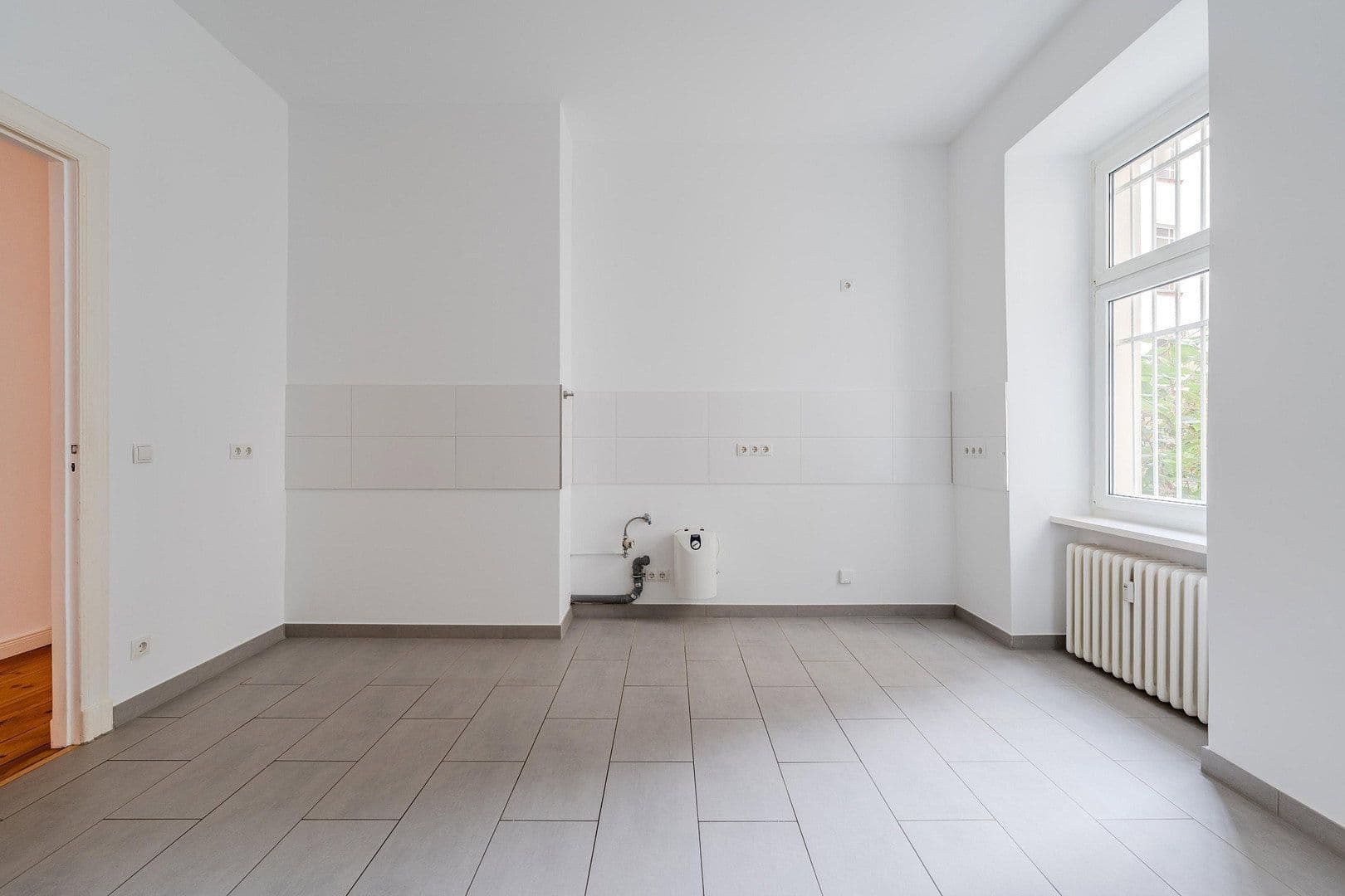 Predaj bytu 4-izbový 118 m², Düsseldorfer Str. 14, Berlin, Berlín Predaj bytu 4-izbový 118 m², Düsseldorfer Str. 14, Berlin, Berlín