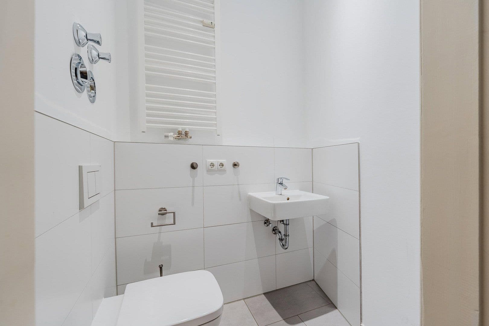 Predaj bytu 4-izbový 118 m², Düsseldorfer Str. 14, Berlin, Berlín Predaj bytu 4-izbový 118 m², Düsseldorfer Str. 14, Berlin, Berlín