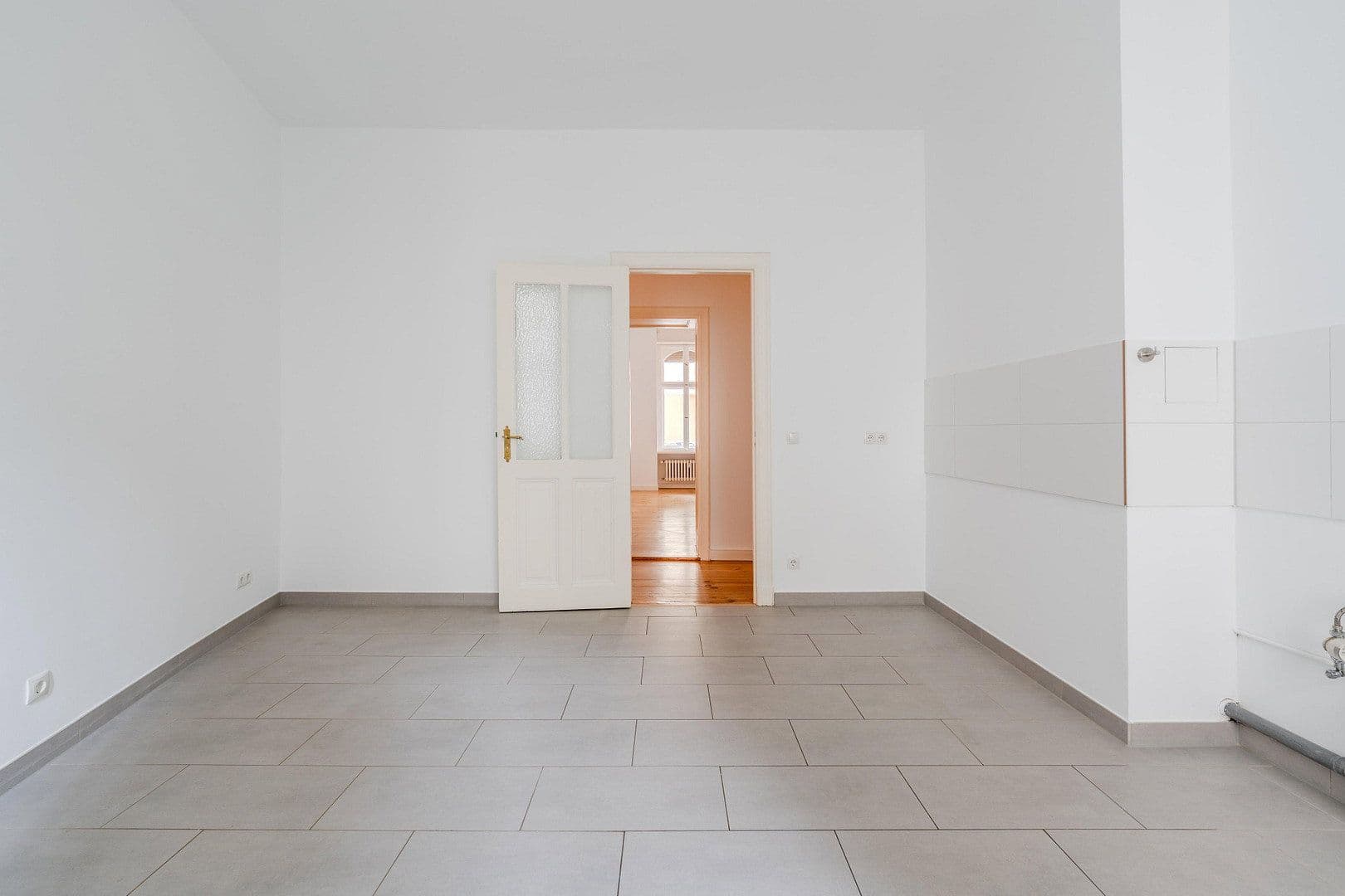 Predaj bytu 4-izbový 118 m², Düsseldorfer Str. 14, Berlin, Berlín Predaj bytu 4-izbový 118 m², Düsseldorfer Str. 14, Berlin, Berlín