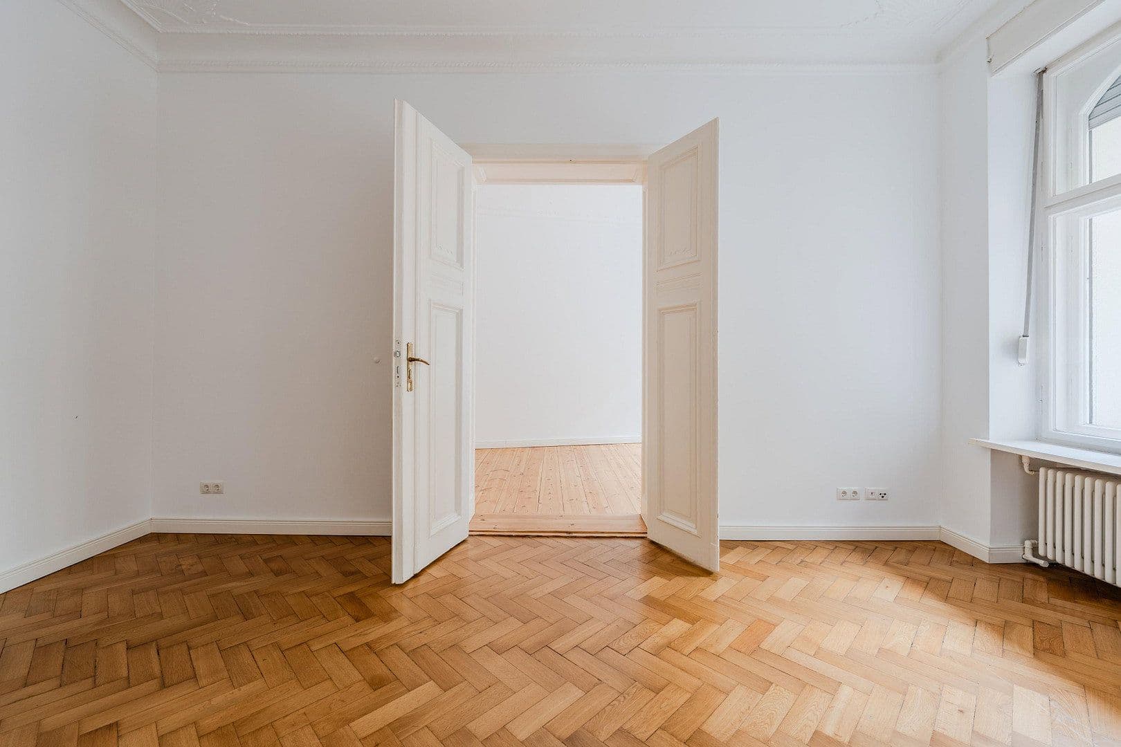 Predaj bytu 4-izbový 118 m², Düsseldorfer Str. 14, Berlin, Berlín Predaj bytu 4-izbový 118 m², Düsseldorfer Str. 14, Berlin, Berlín