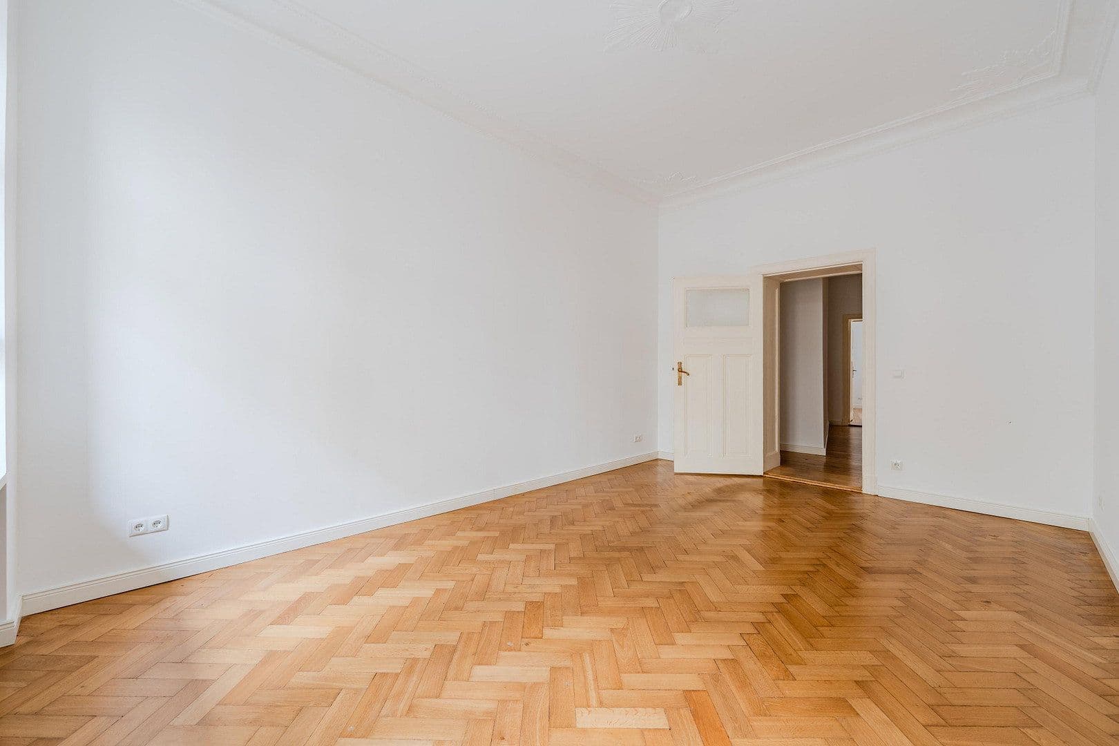Predaj bytu 4-izbový 118 m², Düsseldorfer Str. 14, Berlin, Berlín Predaj bytu 4-izbový 118 m², Düsseldorfer Str. 14, Berlin, Berlín