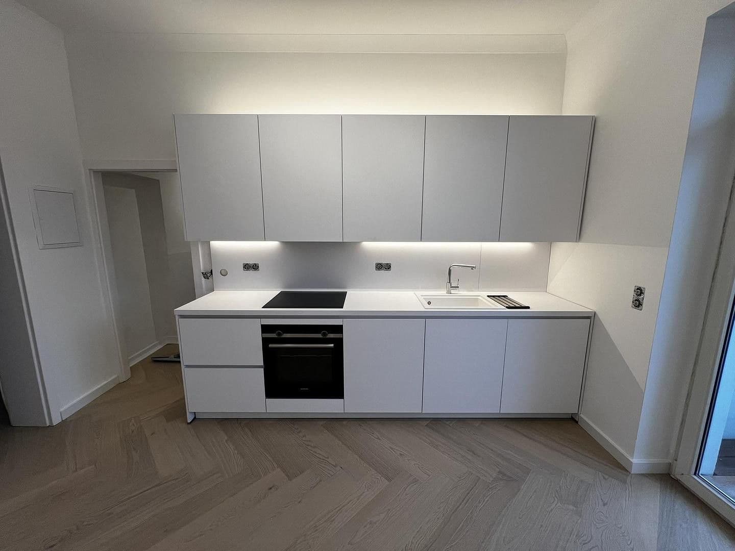 Prenájom bytu 2-izbový 61 m², Roßststraße 87, Düsseldorf, Severné Porýnie - Westfálsko Prenájom bytu 2-izbový 61 m², Roßststraße 87, Düsseldorf, Severné Porýnie - Westfálsko