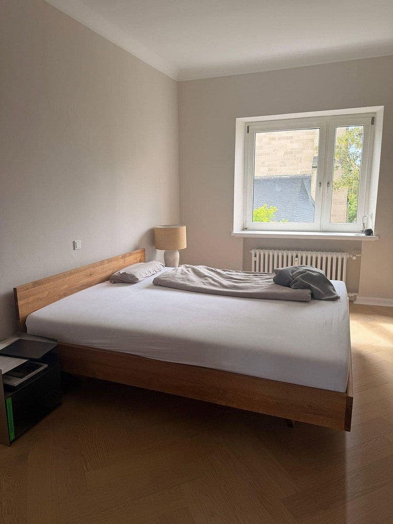Prenájom bytu 2-izbový 61 m², Roßststraße 87, Düsseldorf, Severné Porýnie - Westfálsko Prenájom bytu 2-izbový 61 m², Roßststraße 87, Düsseldorf, Severné Porýnie - Westfálsko