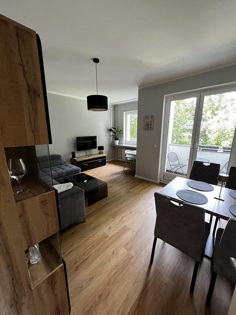 Prenájom bytu 2-izbový 56 m², Berlin, Berlín Prenájom bytu 2-izbový 56 m², Berlin, Berlín