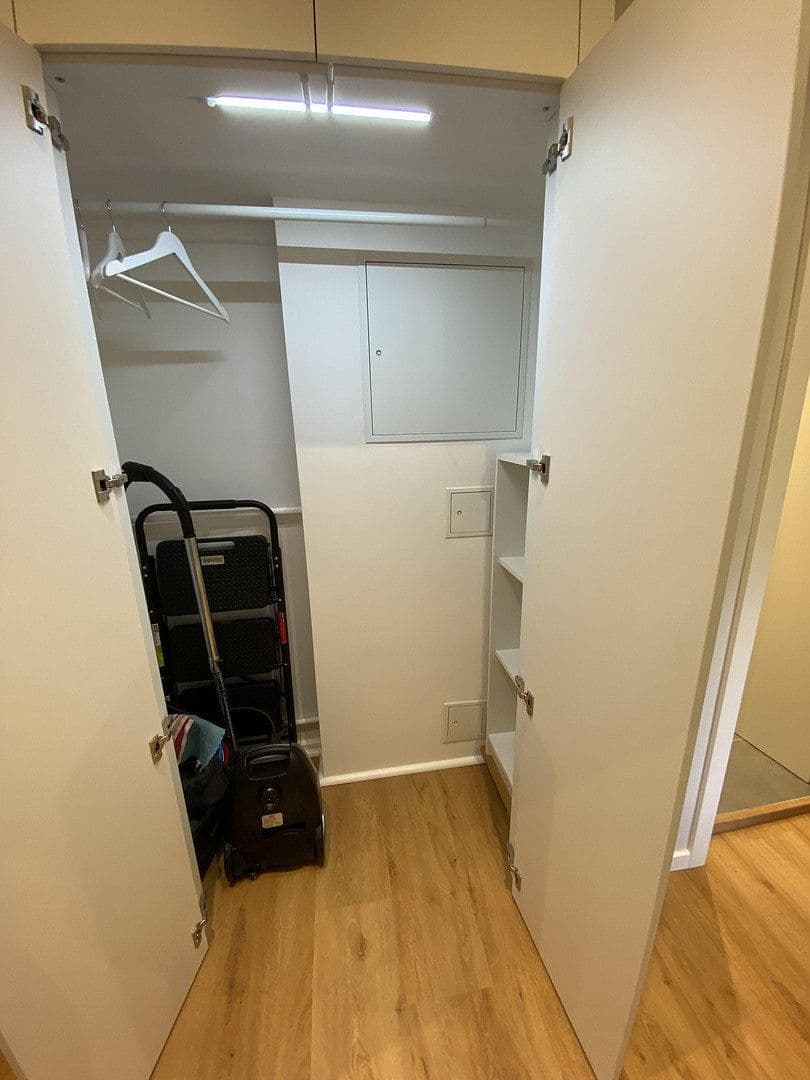 Prenájom bytu 2-izbový 56 m², Berlin, Berlín Prenájom bytu 2-izbový 56 m², Berlin, Berlín