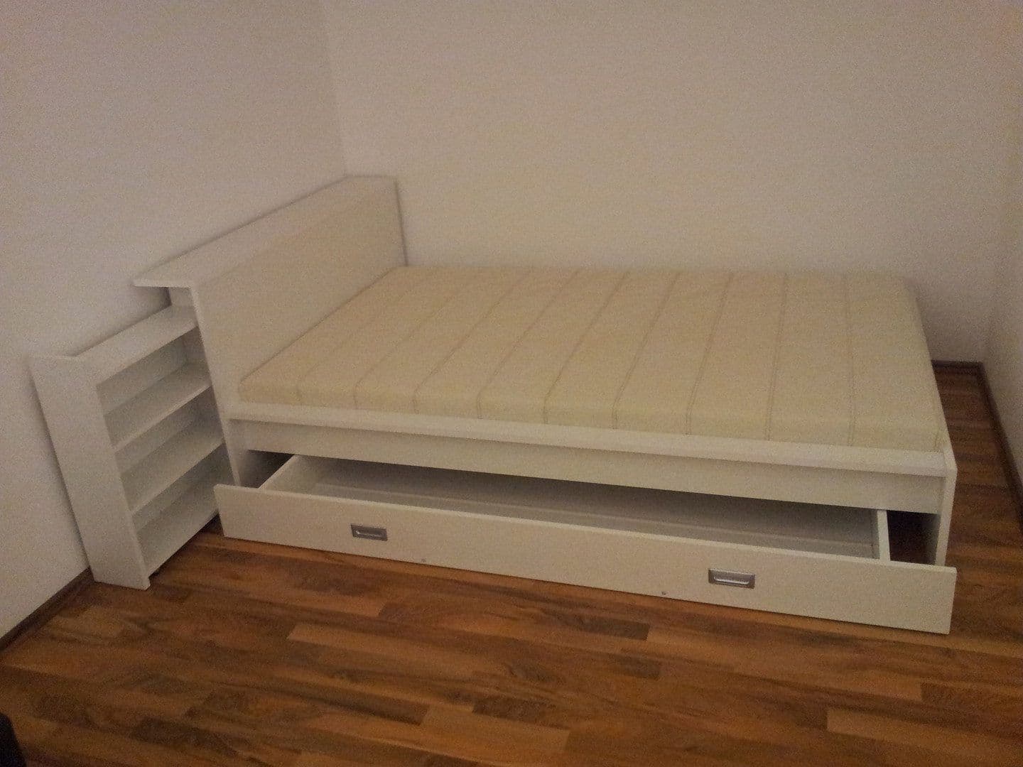 Prenájom bytu 1-izbový 43 m², Schwarzwaldstr. 40, Frankfurt, Hesensko Prenájom bytu 1-izbový 43 m², Schwarzwaldstr. 40, Frankfurt, Hesensko