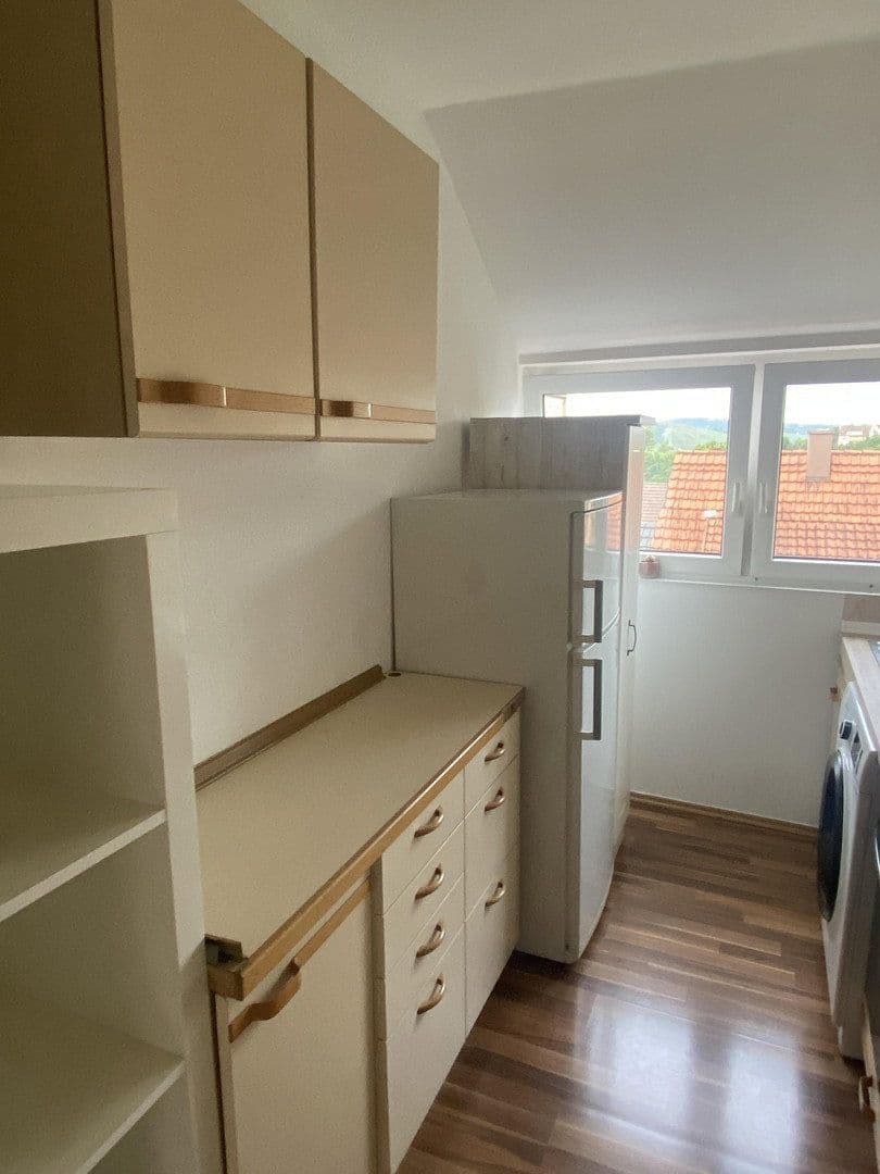 Prenájom bytu 12 m², Stuttgart, Bádensko-Wurttembersko Prenájom bytu 12 m², Stuttgart, Bádensko-Wurttembersko