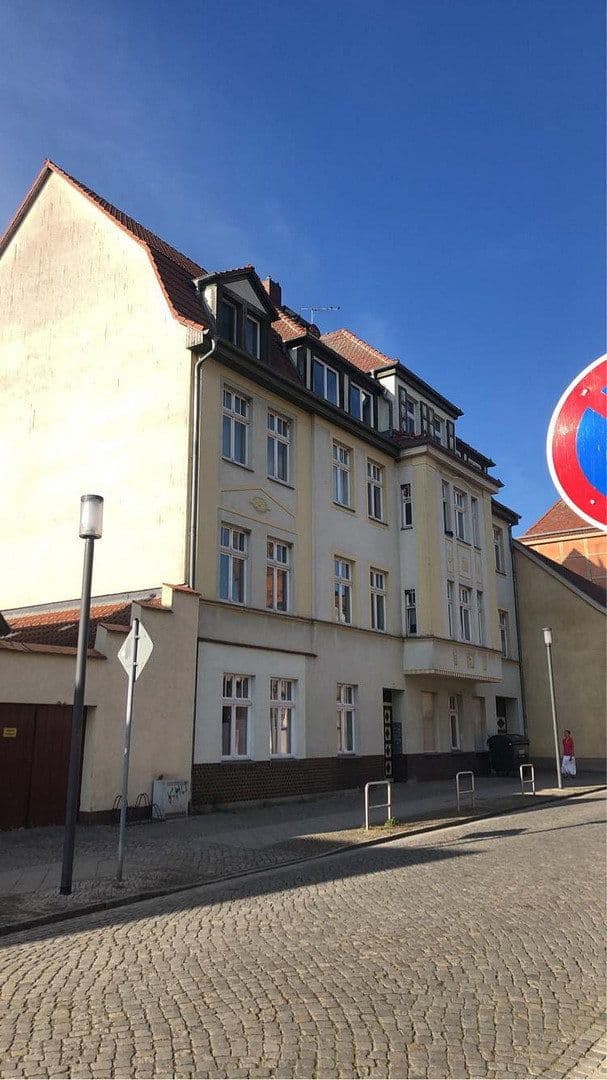 Prenájom bytu 4-izbový 82 m², Bahnhofstraße 2, Kyritz, Brandenbursko Prenájom bytu 4-izbový 82 m², Bahnhofstraße 2, Kyritz, Brandenbursko