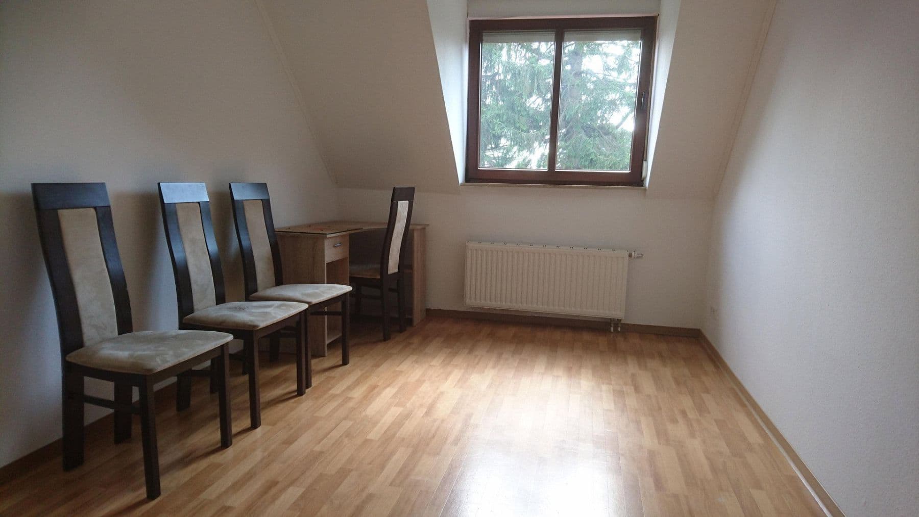 Prenájom bytu 5-izbový 135 m², Lotjeweg 37, Bremerhaven, Brémy Prenájom bytu 5-izbový 135 m², Lotjeweg 37, Bremerhaven, Brémy