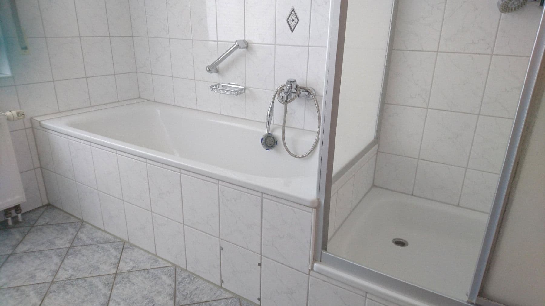 Prenájom bytu 5-izbový 135 m², Lotjeweg 37, Bremerhaven, Brémy Prenájom bytu 5-izbový 135 m², Lotjeweg 37, Bremerhaven, Brémy