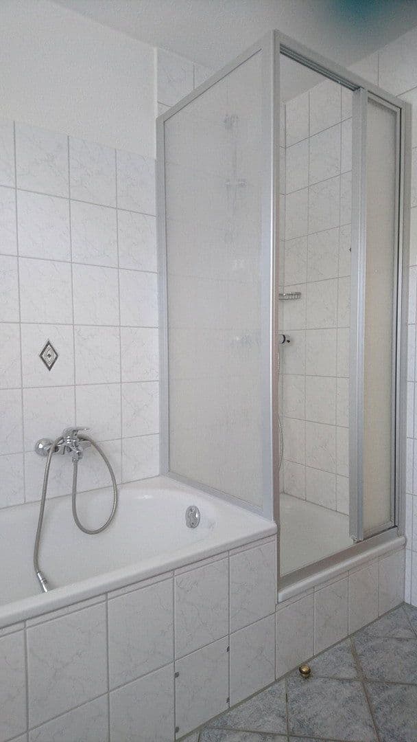 Prenájom bytu 5-izbový 135 m², Lotjeweg 37, Bremerhaven, Brémy Prenájom bytu 5-izbový 135 m², Lotjeweg 37, Bremerhaven, Brémy