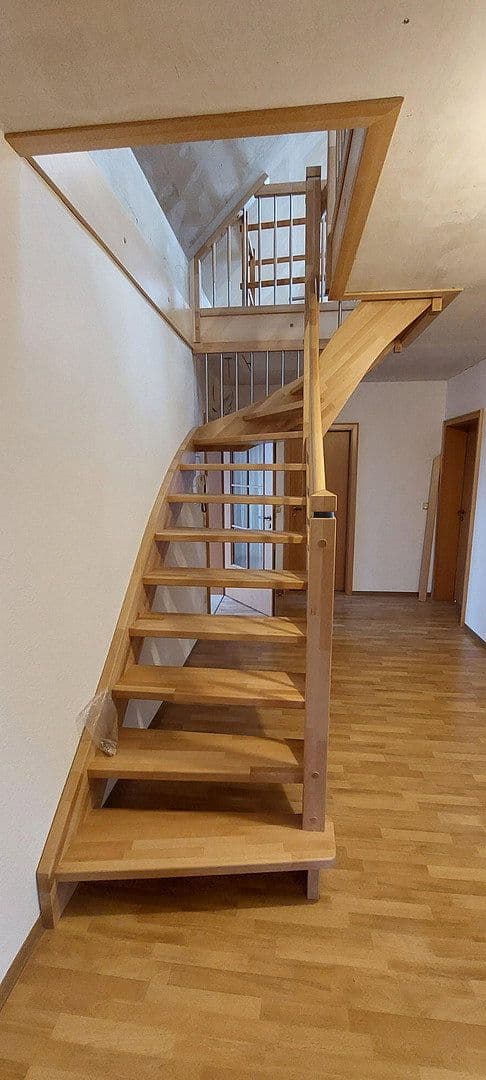 Prenájom bytu 5-izbový 135 m², Lotjeweg 37, Bremerhaven, Brémy Prenájom bytu 5-izbový 135 m², Lotjeweg 37, Bremerhaven, Brémy