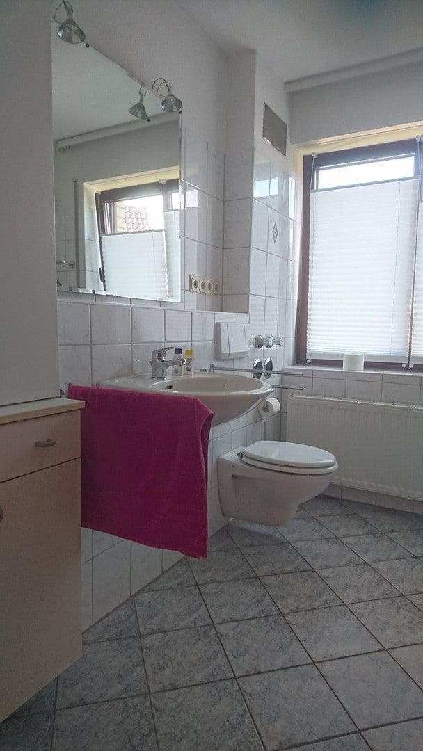 Prenájom bytu 5-izbový 135 m², Lotjeweg 37, Bremerhaven, Brémy Prenájom bytu 5-izbový 135 m², Lotjeweg 37, Bremerhaven, Brémy