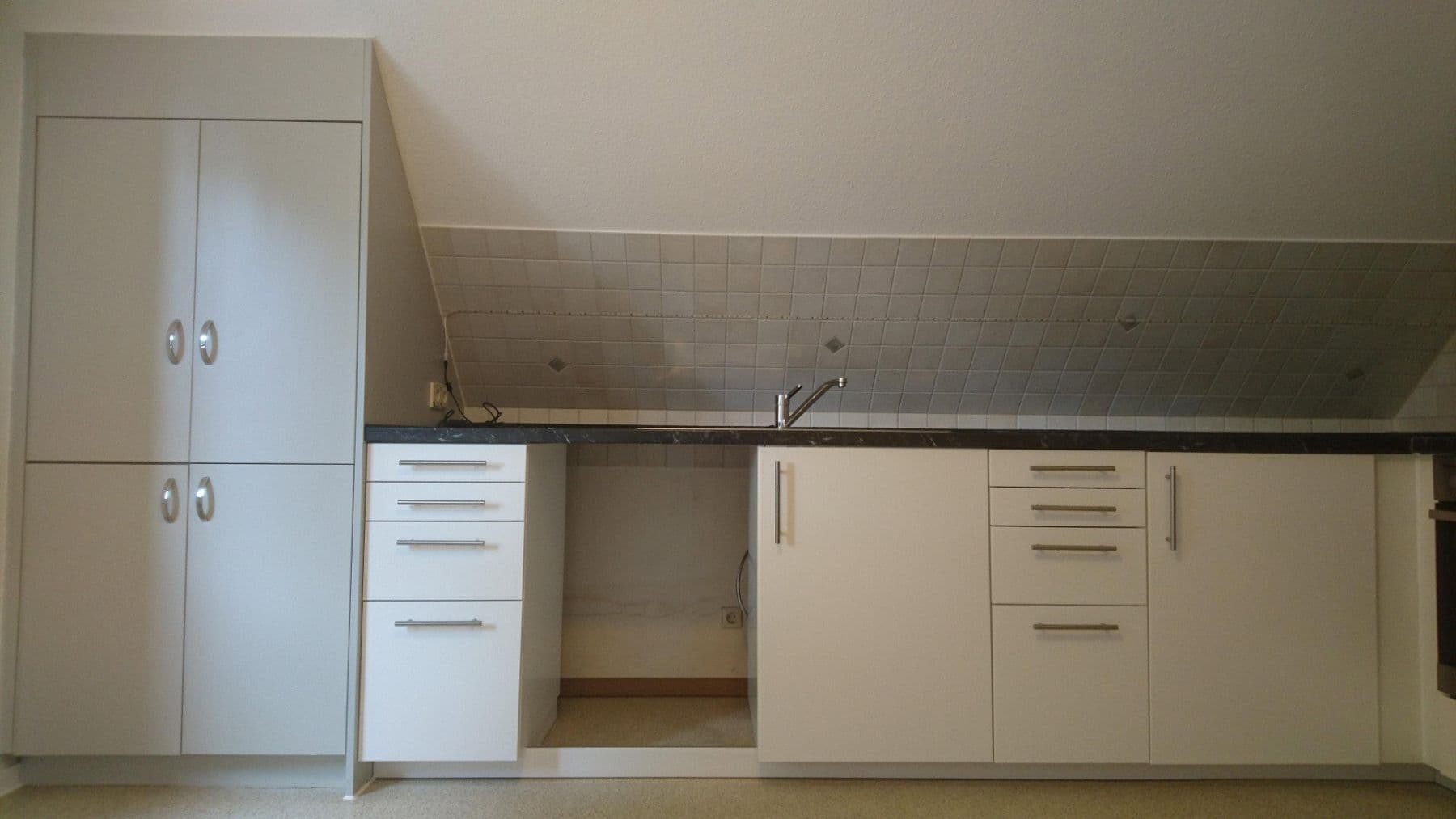 Prenájom bytu 5-izbový 135 m², Lotjeweg 37, Bremerhaven, Brémy Prenájom bytu 5-izbový 135 m², Lotjeweg 37, Bremerhaven, Brémy
