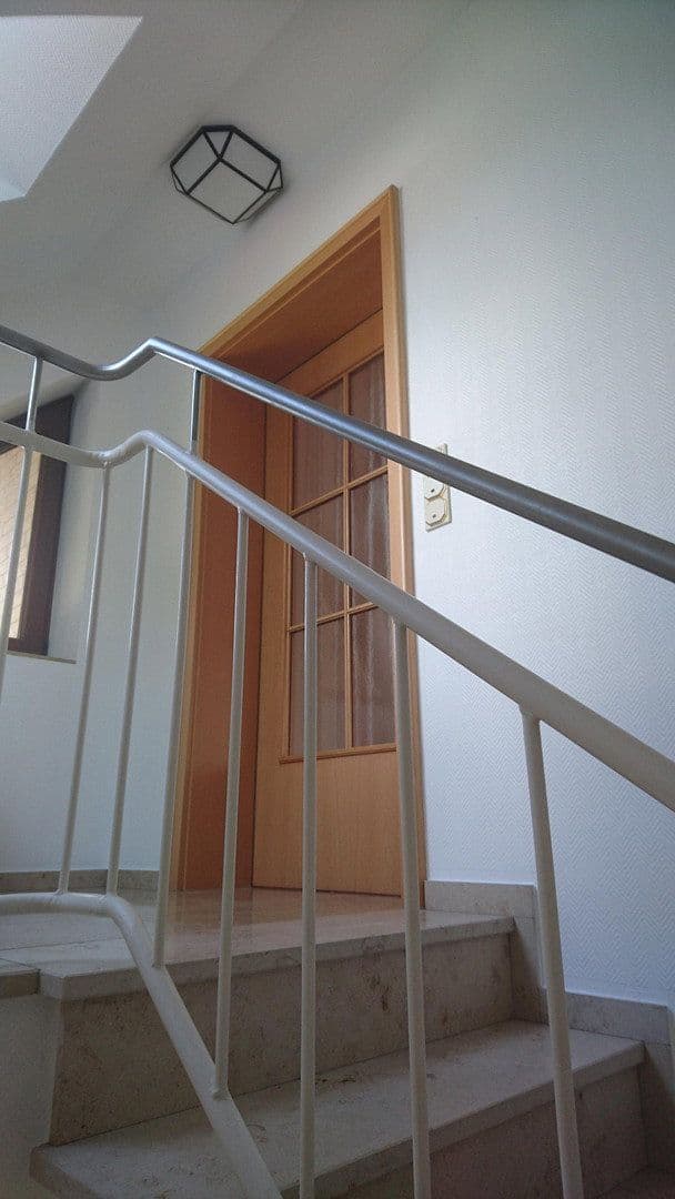 Prenájom bytu 5-izbový 135 m², Lotjeweg 37, Bremerhaven, Brémy Prenájom bytu 5-izbový 135 m², Lotjeweg 37, Bremerhaven, Brémy