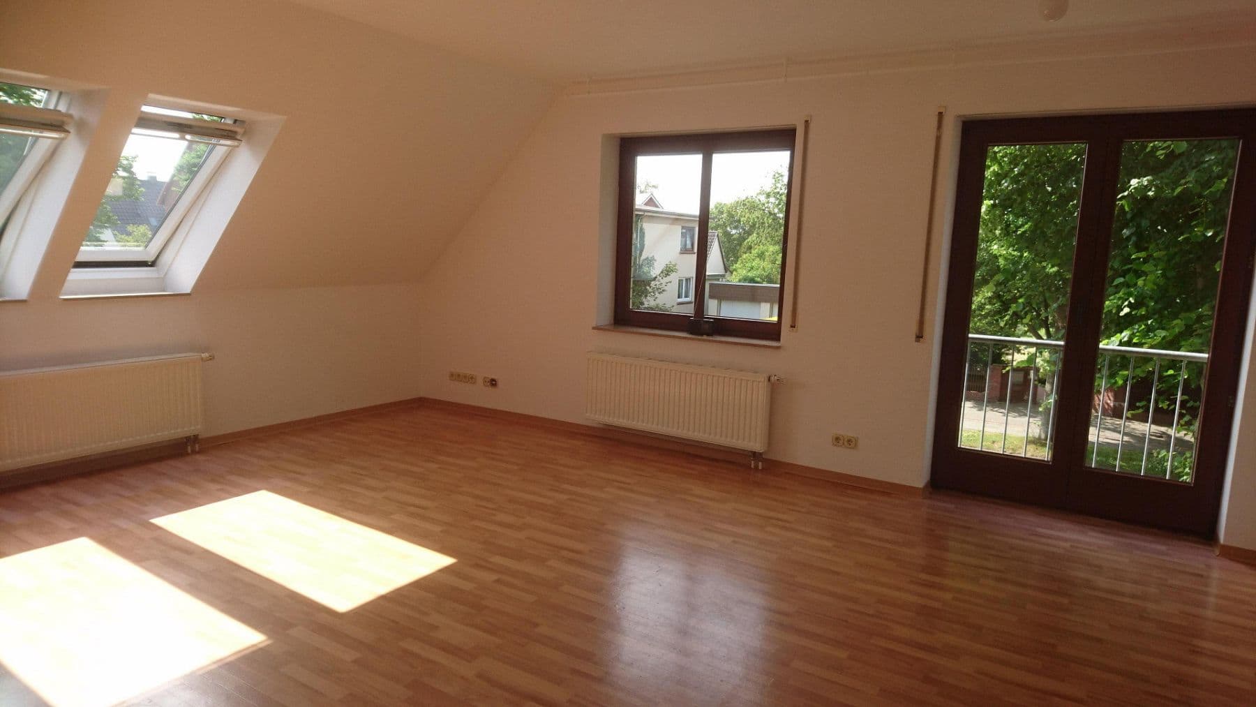 Prenájom bytu 5-izbový 135 m², Lotjeweg 37, Bremerhaven, Brémy Prenájom bytu 5-izbový 135 m², Lotjeweg 37, Bremerhaven, Brémy