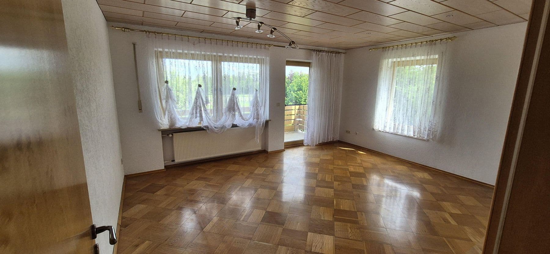 Predaj domu 229 m², pozemok 1.040 m², Biberbach, Bavorsko Predaj domu 229 m², pozemok 1.040 m², Biberbach, Bavorsko