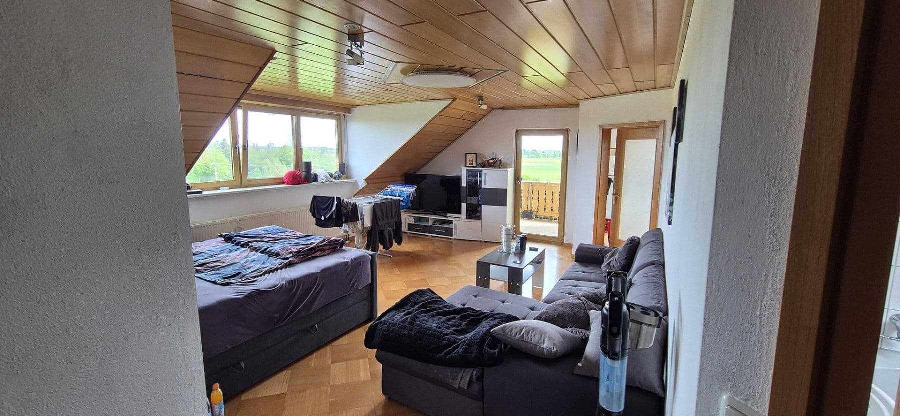 Predaj domu 229 m², pozemok 1.040 m², Biberbach, Bavorsko Predaj domu 229 m², pozemok 1.040 m², Biberbach, Bavorsko
