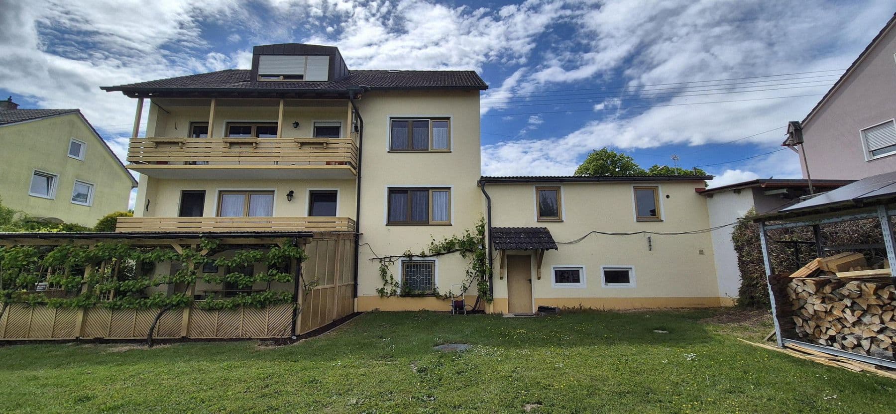 Predaj domu 229 m², pozemok 1.040 m², Biberbach, Bavorsko Predaj domu 229 m², pozemok 1.040 m², Biberbach, Bavorsko
