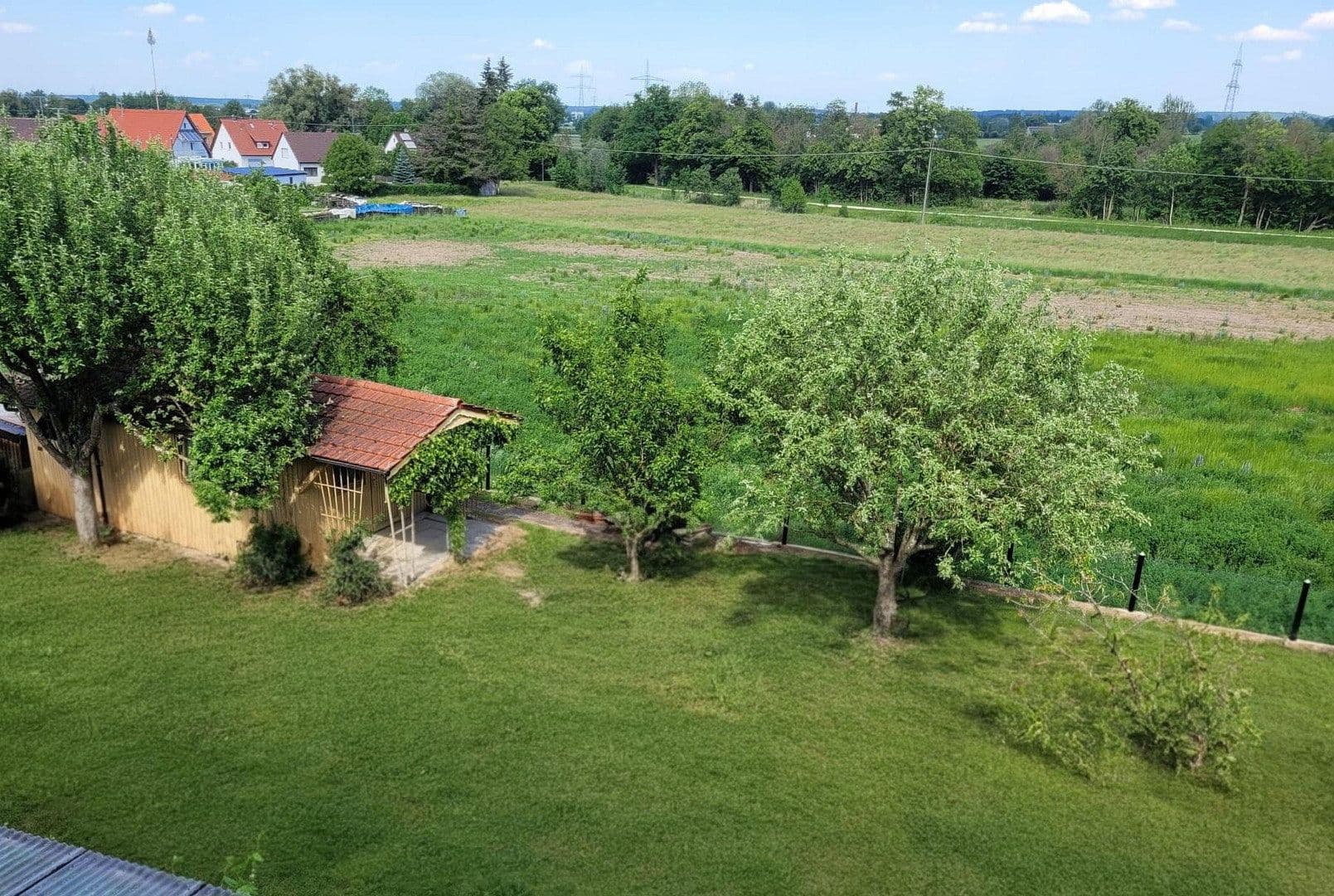 Predaj domu 229 m², pozemok 1.040 m², Biberbach, Bavorsko Predaj domu 229 m², pozemok 1.040 m², Biberbach, Bavorsko