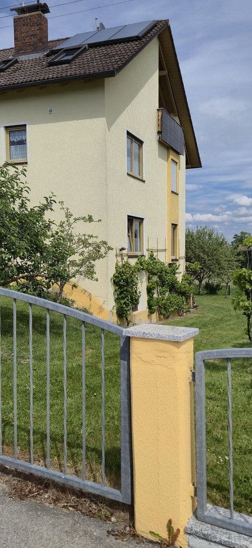 Predaj domu 229 m², pozemok 1.040 m², Biberbach, Bavorsko Predaj domu 229 m², pozemok 1.040 m², Biberbach, Bavorsko