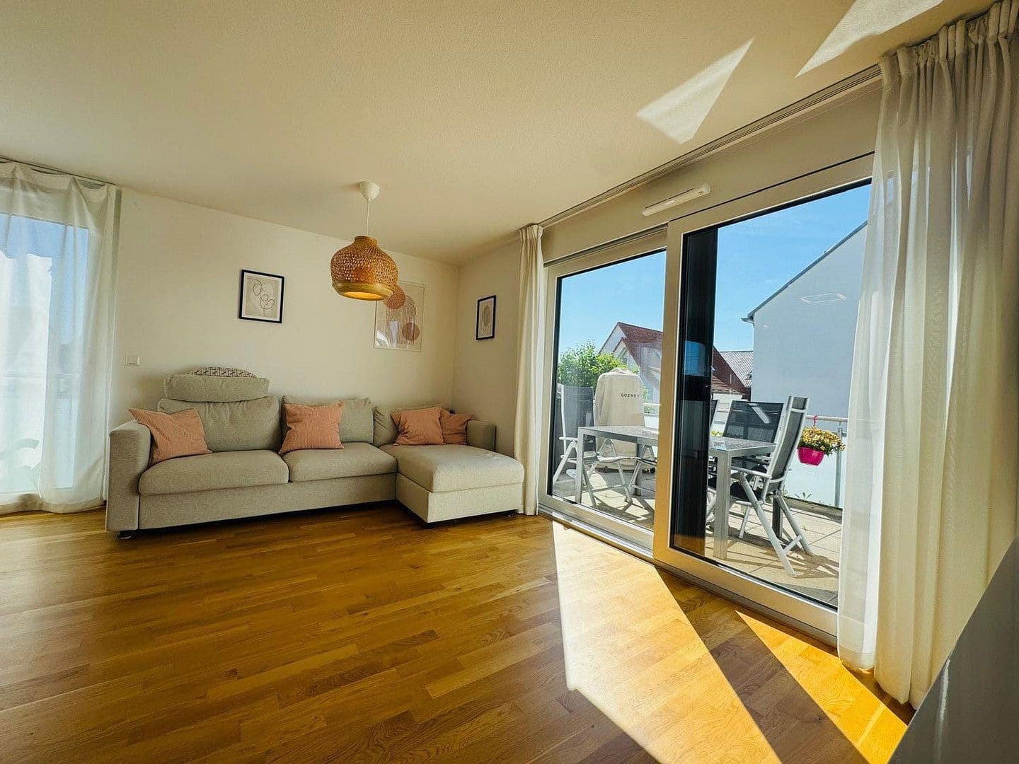 Prenájom bytu 4-izbový 91 m², Wolfschlugen, Bádensko-Wurttembersko Prenájom bytu 4-izbový 91 m², Wolfschlugen, Bádensko-Wurttembersko