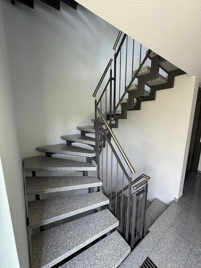 Prenájom bytu 4-izbový 91 m², Wolfschlugen, Bádensko-Wurttembersko Prenájom bytu 4-izbový 91 m², Wolfschlugen, Bádensko-Wurttembersko
