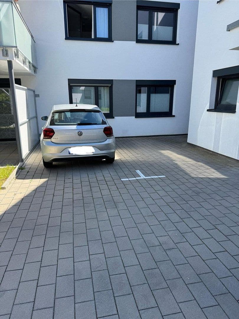 Prenájom bytu 4-izbový 91 m², Wolfschlugen, Bádensko-Wurttembersko Prenájom bytu 4-izbový 91 m², Wolfschlugen, Bádensko-Wurttembersko