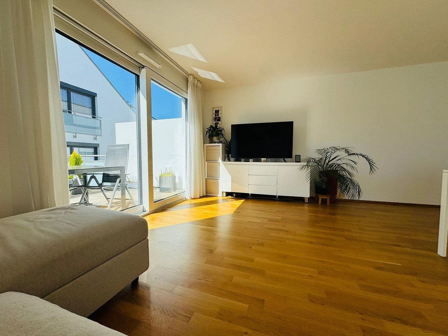 Prenájom bytu 4-izbový 91 m², Wolfschlugen, Bádensko-Wurttembersko Prenájom bytu 4-izbový 91 m², Wolfschlugen, Bádensko-Wurttembersko