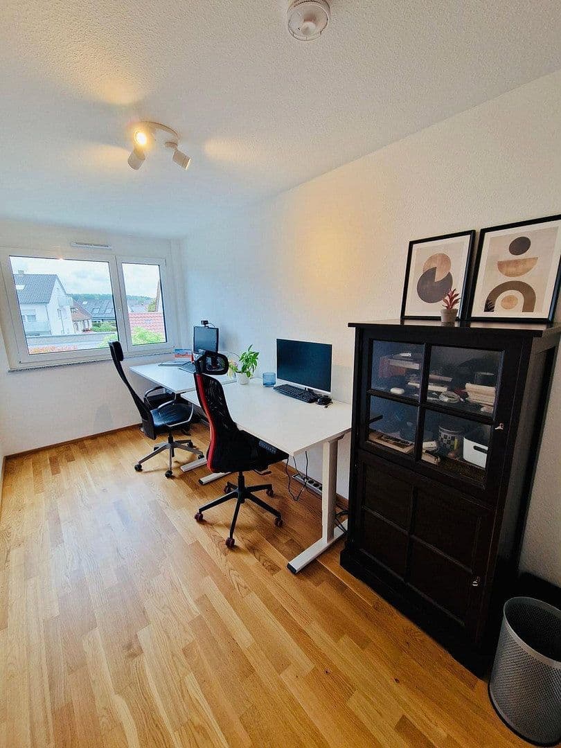 Prenájom bytu 4-izbový 91 m², Wolfschlugen, Bádensko-Wurttembersko Prenájom bytu 4-izbový 91 m², Wolfschlugen, Bádensko-Wurttembersko