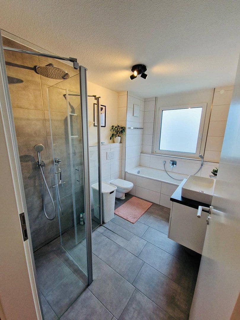 Prenájom bytu 4-izbový 91 m², Wolfschlugen, Bádensko-Wurttembersko Prenájom bytu 4-izbový 91 m², Wolfschlugen, Bádensko-Wurttembersko