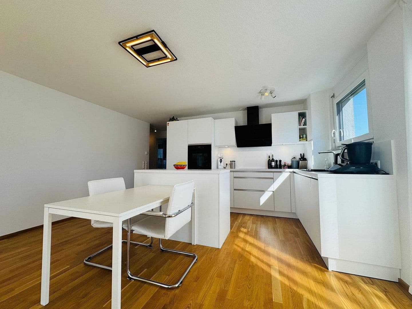 Prenájom bytu 4-izbový 91 m², Wolfschlugen, Bádensko-Wurttembersko Prenájom bytu 4-izbový 91 m², Wolfschlugen, Bádensko-Wurttembersko