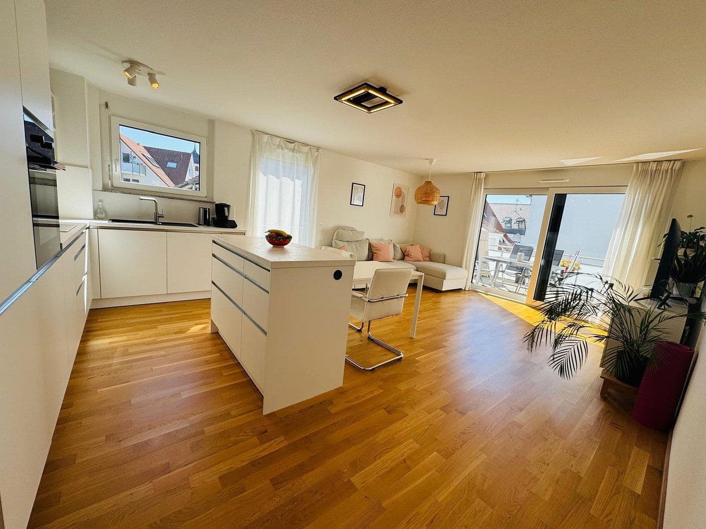 Prenájom bytu 4-izbový 91 m², Wolfschlugen, Bádensko-Wurttembersko Prenájom bytu 4-izbový 91 m², Wolfschlugen, Bádensko-Wurttembersko