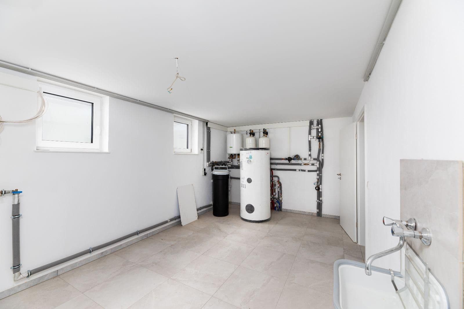Prenájom domu 155 m², pozemek 300 m², Neuberg, Hesensko Prenájom domu 155 m², pozemek 300 m², Neuberg, Hesensko