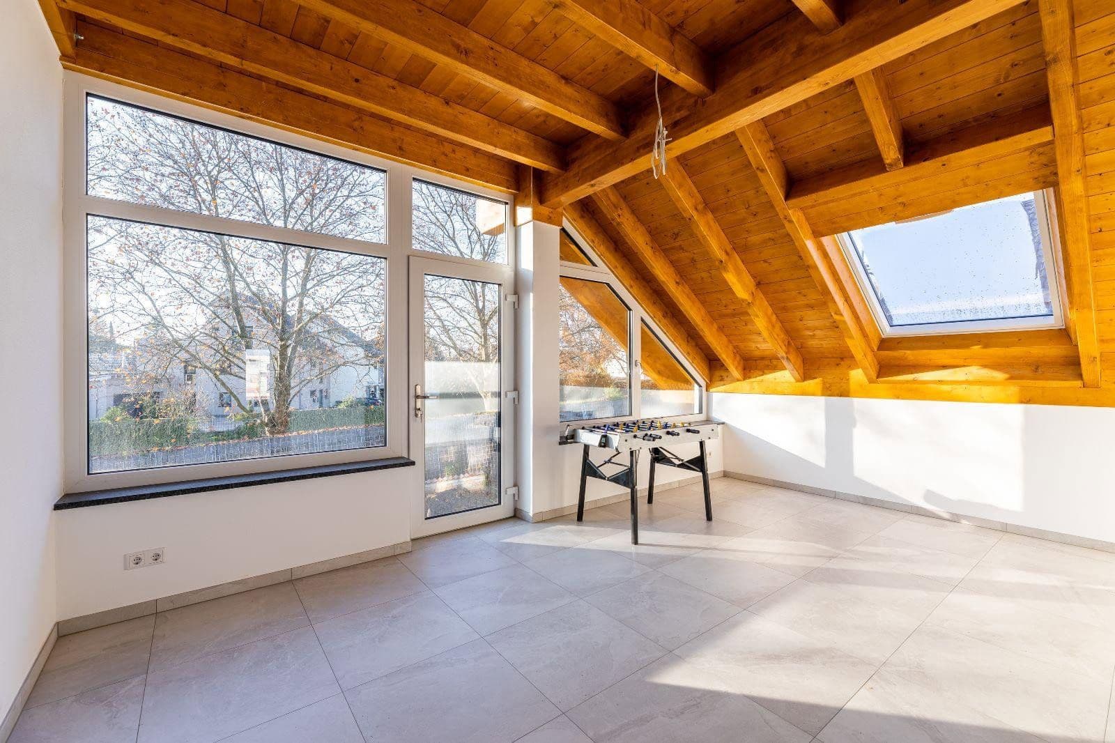 Prenájom domu 155 m², pozemek 300 m², Neuberg, Hesensko Prenájom domu 155 m², pozemek 300 m², Neuberg, Hesensko