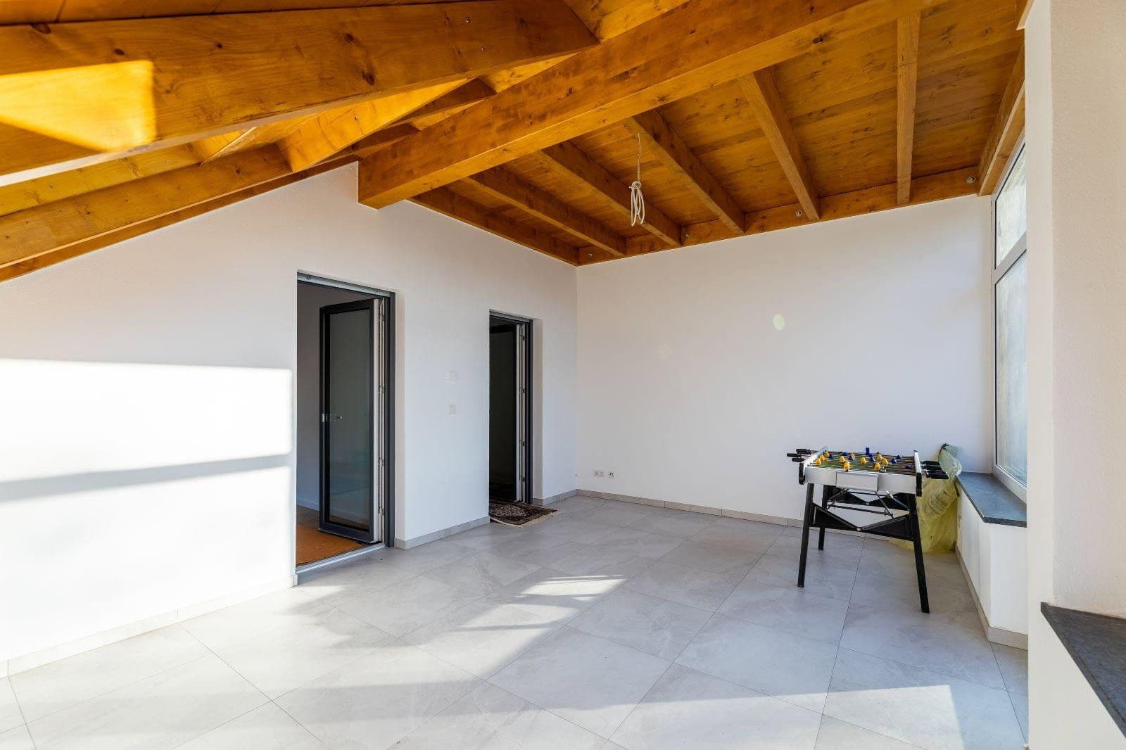 Prenájom domu 155 m², pozemek 300 m², Neuberg, Hesensko Prenájom domu 155 m², pozemek 300 m², Neuberg, Hesensko
