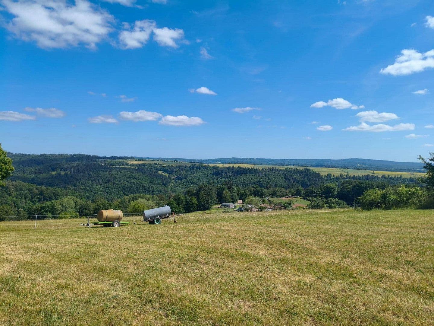 Predaj domu 266 m², pozemek 1.300 m², Schlehenweg 37, Heidenrod, Hesensko Predaj domu 266 m², pozemek 1.300 m², Schlehenweg 37, Heidenrod, Hesensko