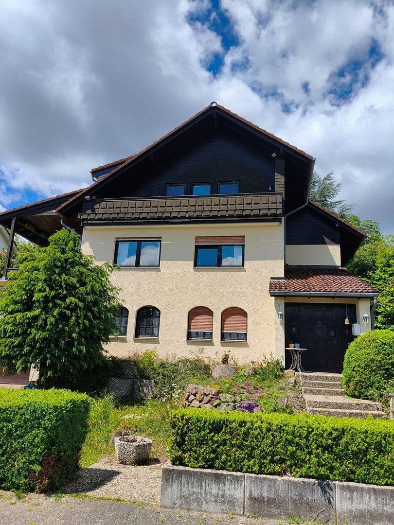 Predaj domu 266 m², pozemek 1.300 m², Schlehenweg 37, Heidenrod, Hesensko Predaj domu 266 m², pozemek 1.300 m², Schlehenweg 37, Heidenrod, Hesensko