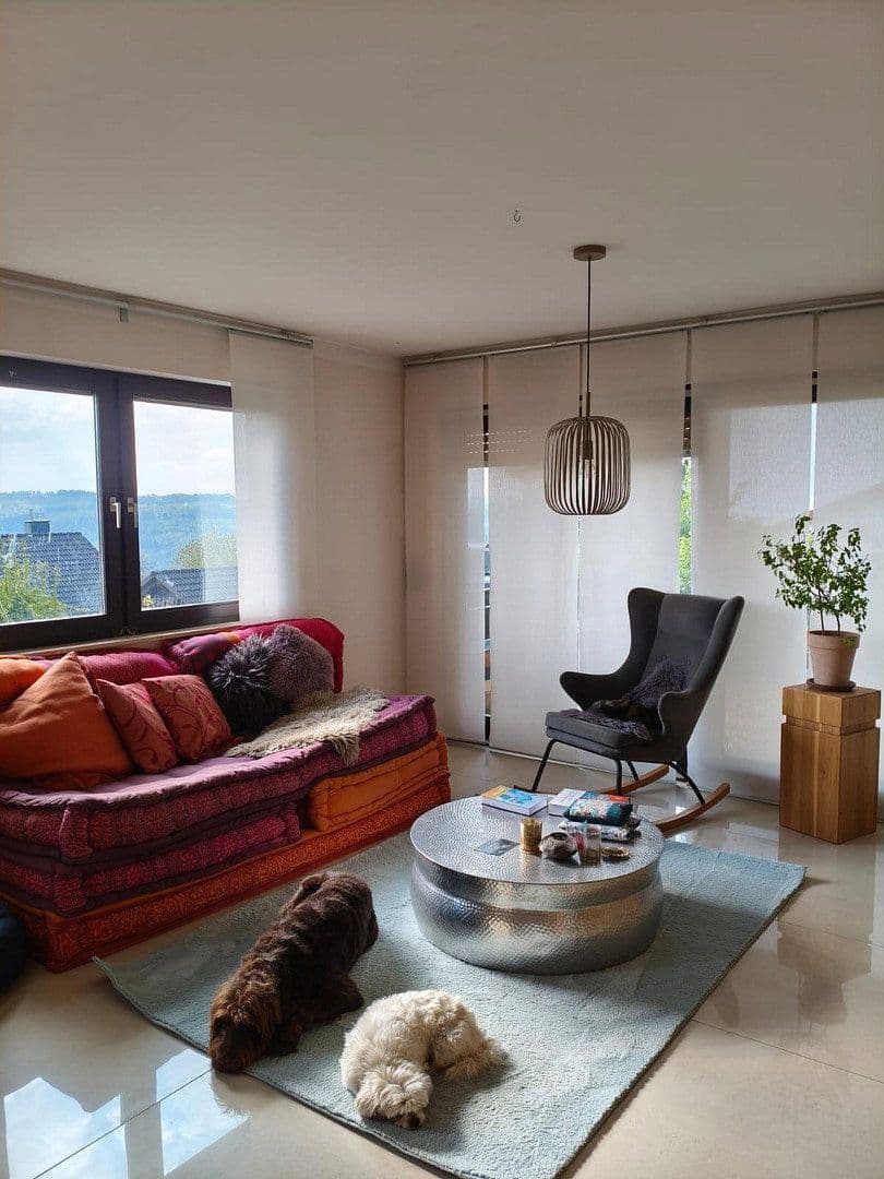 Predaj domu 266 m², pozemek 1.300 m², Schlehenweg 37, Heidenrod, Hesensko Predaj domu 266 m², pozemek 1.300 m², Schlehenweg 37, Heidenrod, Hesensko