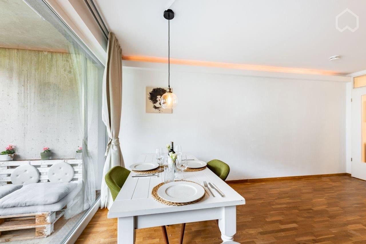 Prenájom bytu 3-izbový 70 m², Hamburg, Hamburg Prenájom bytu 3-izbový 70 m², Hamburg, Hamburg