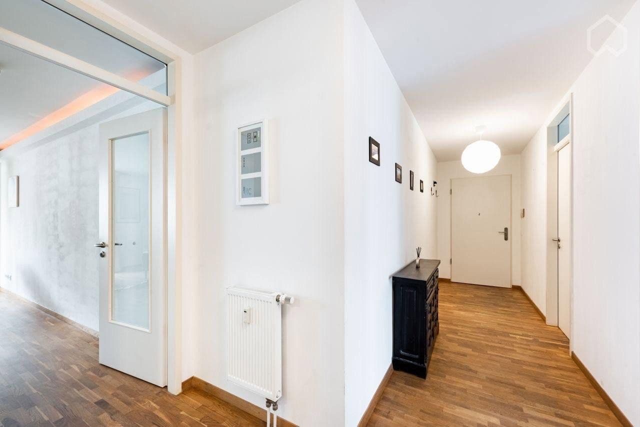 Prenájom bytu 3-izbový 70 m², Hamburg, Hamburg Prenájom bytu 3-izbový 70 m², Hamburg, Hamburg
