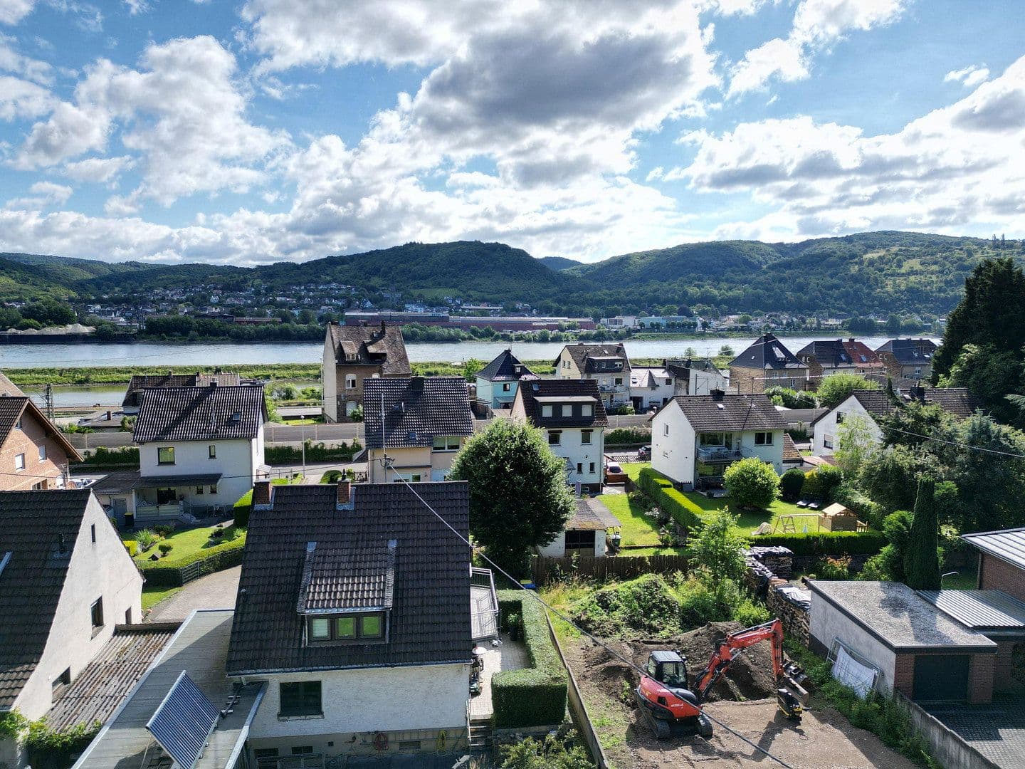 Predaj domu 197 m², pozemek 241 m², Brohl-Lützing, Porýnie-Falcko Predaj domu 197 m², pozemek 241 m², Brohl-Lützing, Porýnie-Falcko